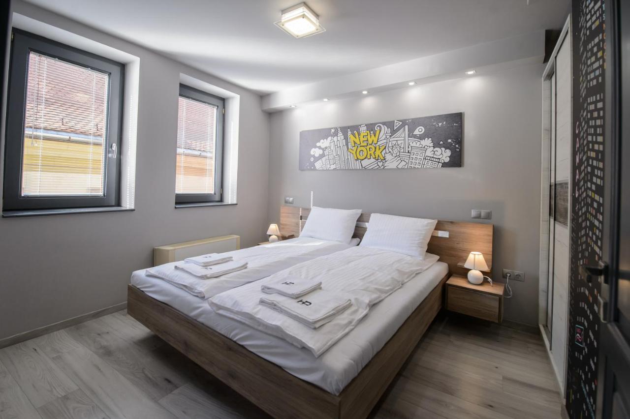 HR Apartmanház Eger Esterno foto