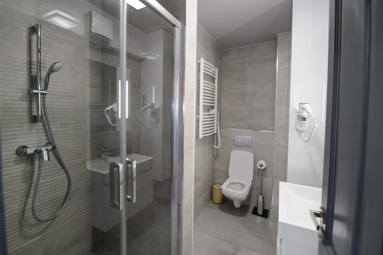 HR Apartmanház Eger Esterno foto